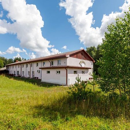 Hotel Viesu Nams “Dimantu Ferma” Ikšķile Exterior foto